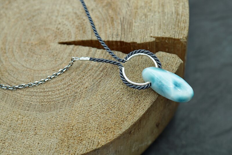 Cętkowany larimar